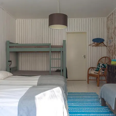Saarjaerve Puhkemaja 16-le 4 Magamistuba Hébergement de vacances